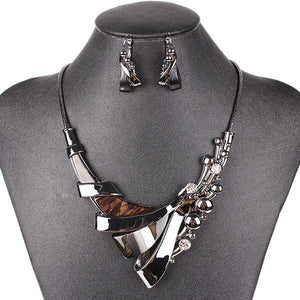 Gunmetal Plated Crystal Resin Jewelry Set Verkadi.com