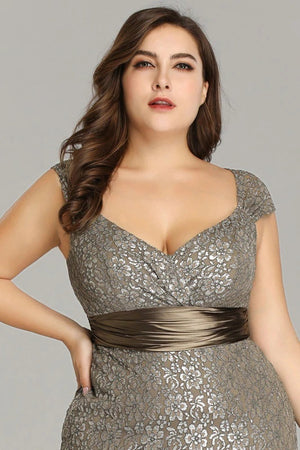 Elegant Plus Size Vintage Mermaid Lace Sleeveless Gown Dress