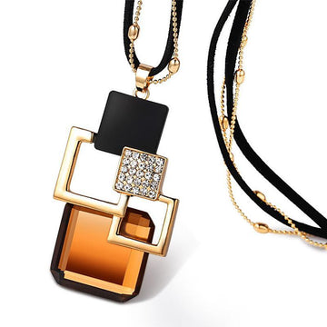 Trendy Crystal Pendant Necklace