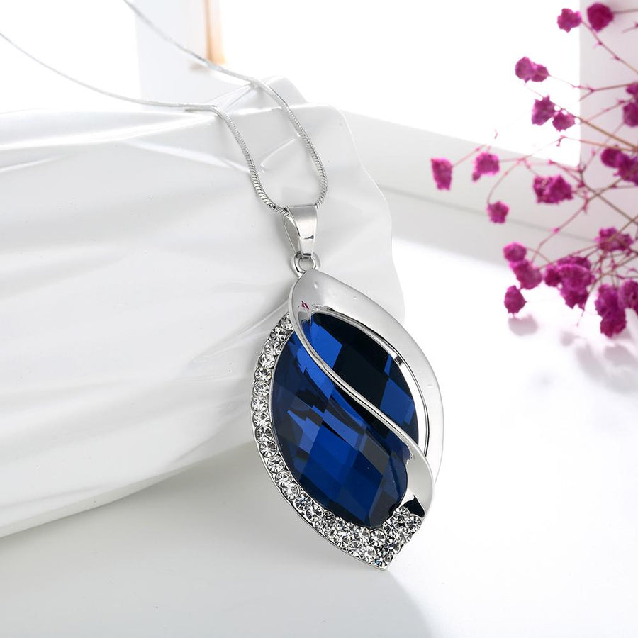 Blue Oval Crystal Collier Geometric Accent Pendant